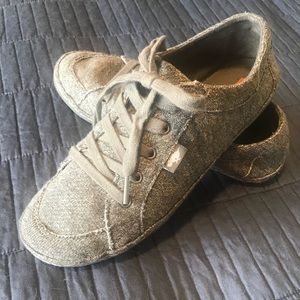 Rocket Dog grey canvas sneakers